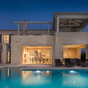  Villa Alicia By Ilc